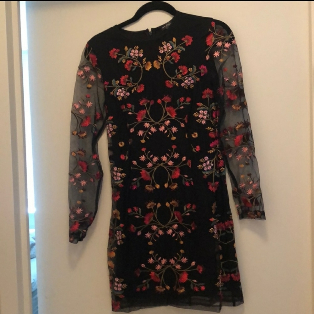 EUC Yigal x Aqua floral long sleeve dress size S - Picture 2 of 6